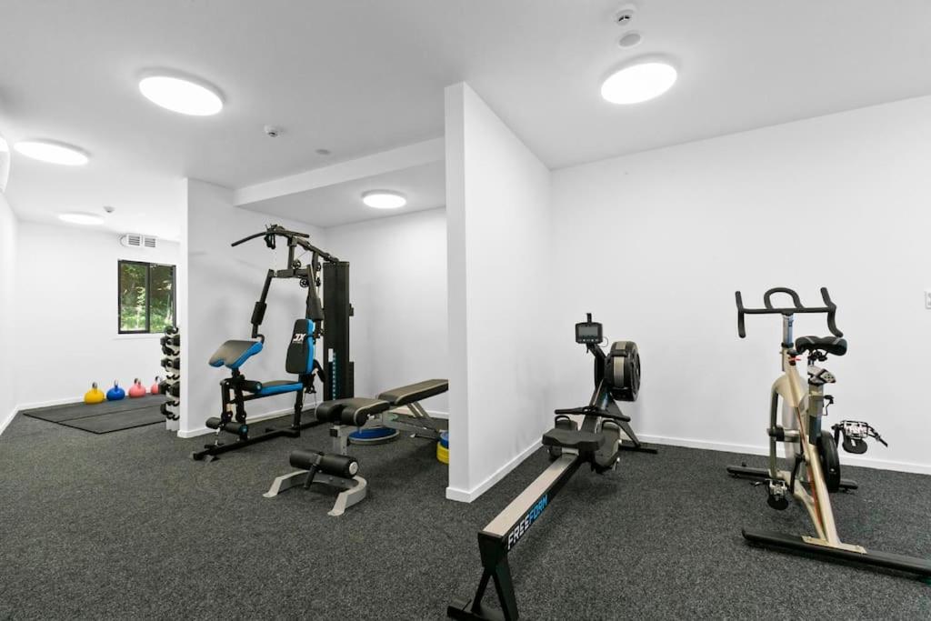 Alex Apt With Onsite Gym And Walk To Town Queenstown Bagian luar foto